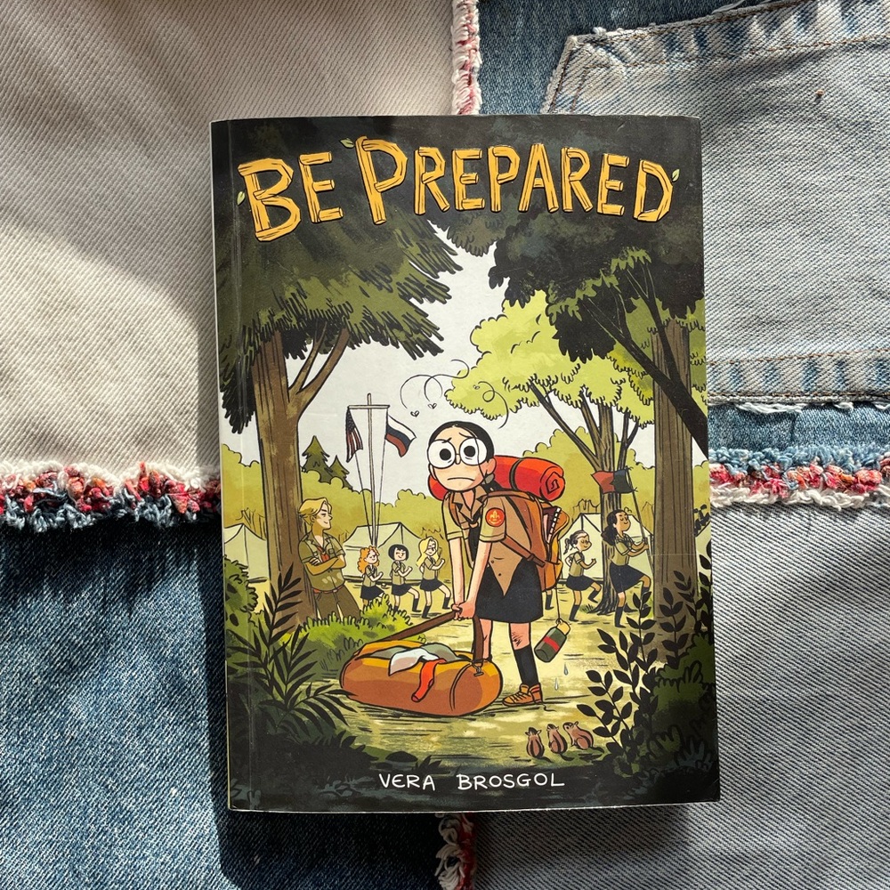Be prepared graphic novel book by Vera Brosgol camping story books